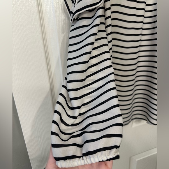 Maurices Striped Shoulder Peaking Blouse Size XSmall - Picture 2 of 13